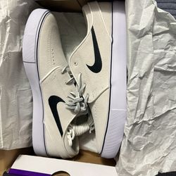 Men’s Nike SB, Zoom Janoski OG+ size 9.5