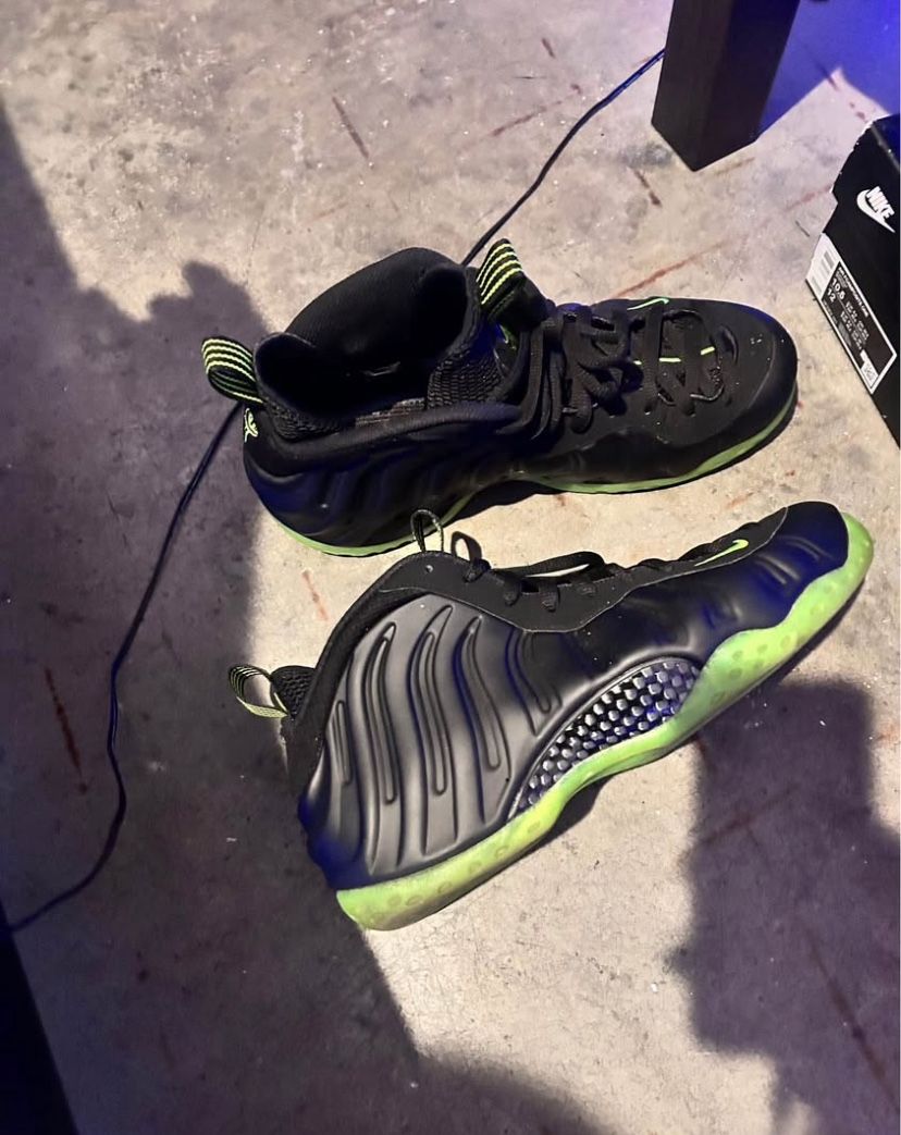 Nike Foamposite Volt