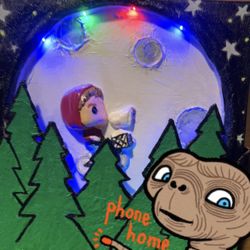 Et Painting 12 X 12 On Canvas Lights Up