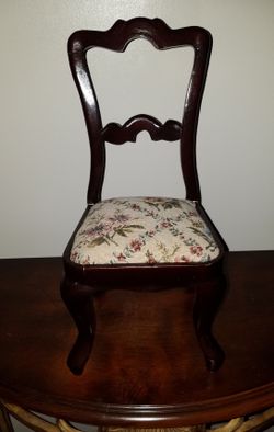 Antique Collectible Chairs