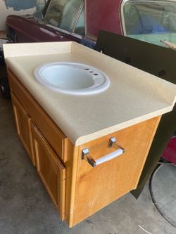 Restroom vanity