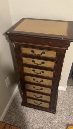 Vintage jewelry storage