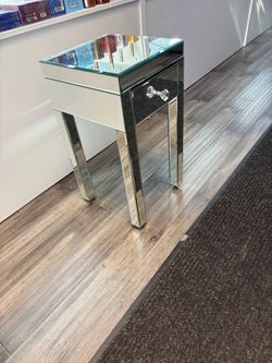 Set of nightstand mirror