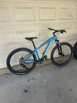 Kona upgraded 27.5 small MTB DEORE hydraulics 10 speed