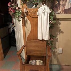 Antique Reproduction Hall Chair With Storage 