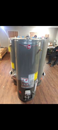 Hot 🔥 water tanks brand new scratch and dent