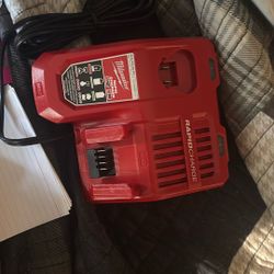 Brand New Milwaukee Rapid Charge M12 M18