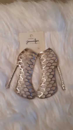 NWOT Jennifer earrings