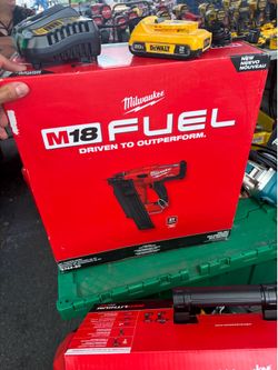 Milwaukee m18 21g framing nail gun