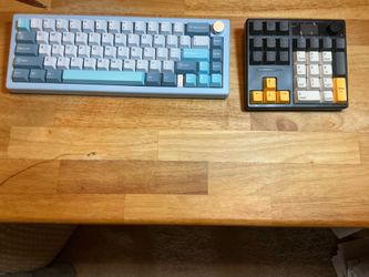 BRAND NEW BOY I MECHANICAL KEYBOARD + NUMBER PAD