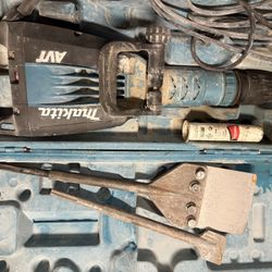 Makita Demolition Hammer 