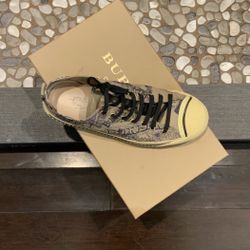 Burberry Shoes 