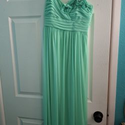 Vestido Verde Y Largo Para Fiesta Talla 5 /Green Long Dress For Party Size 5