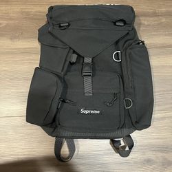 Supreme Military Field Box ‘black’ (ss23)