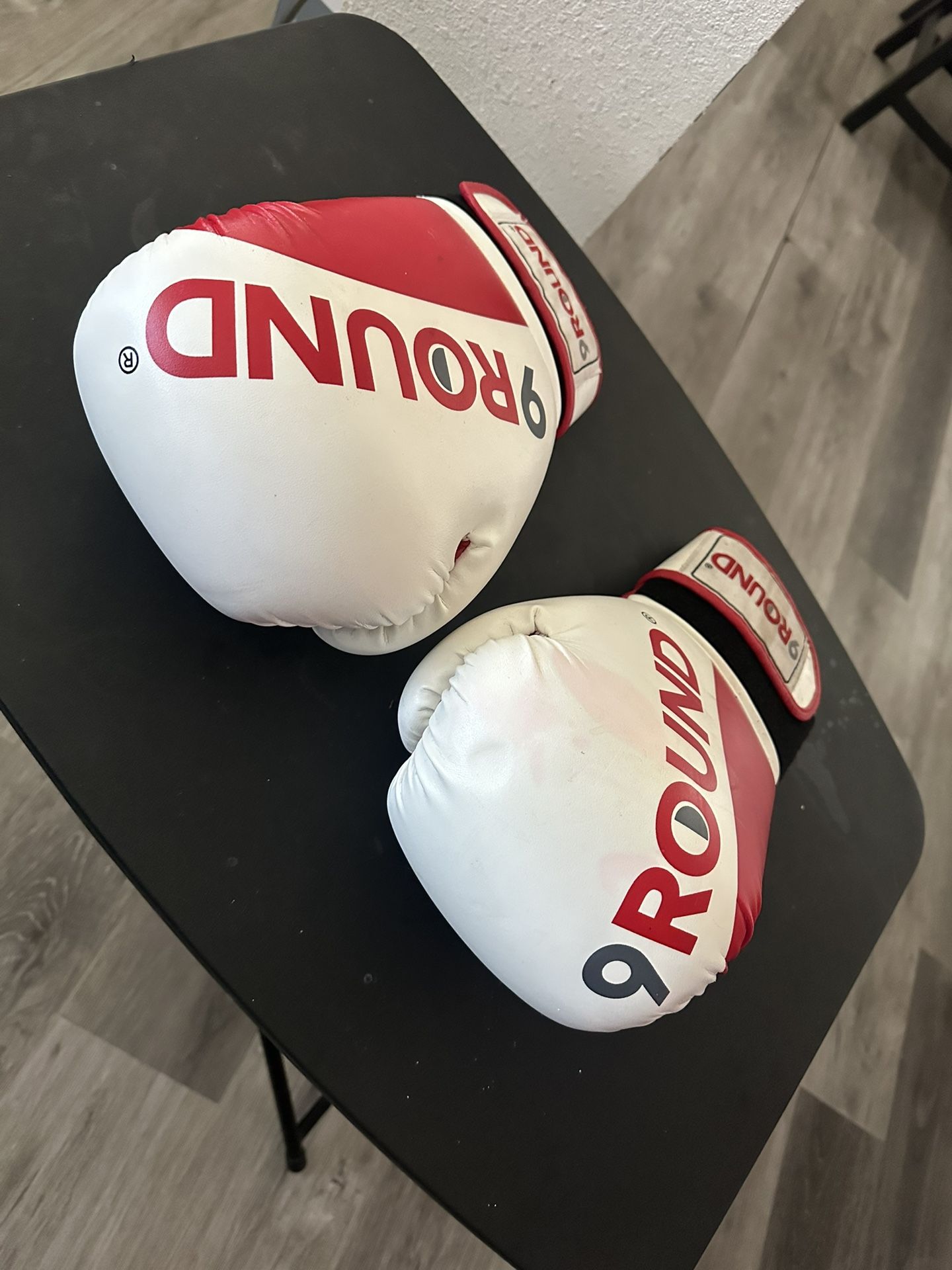 Boxing gloves in Guc size 18