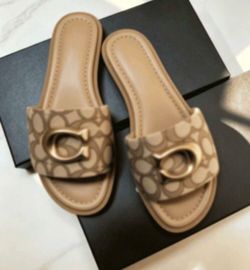 Women’s sandal