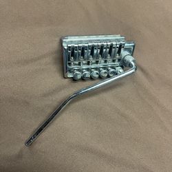 Tremelo System For Electric Guitar 