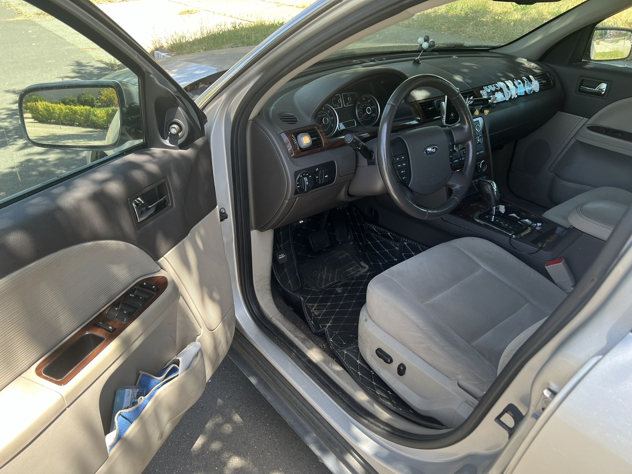 2009 Ford Taurus