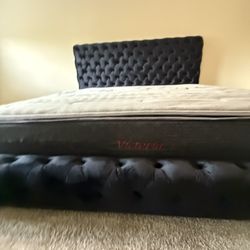 New Black King Size Bed 