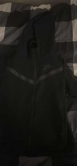 Black Nike Tech Boys Large 