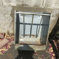 Horse Feeder