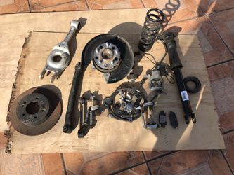 Hyundai Sonata 2011 passenger rear suspension.