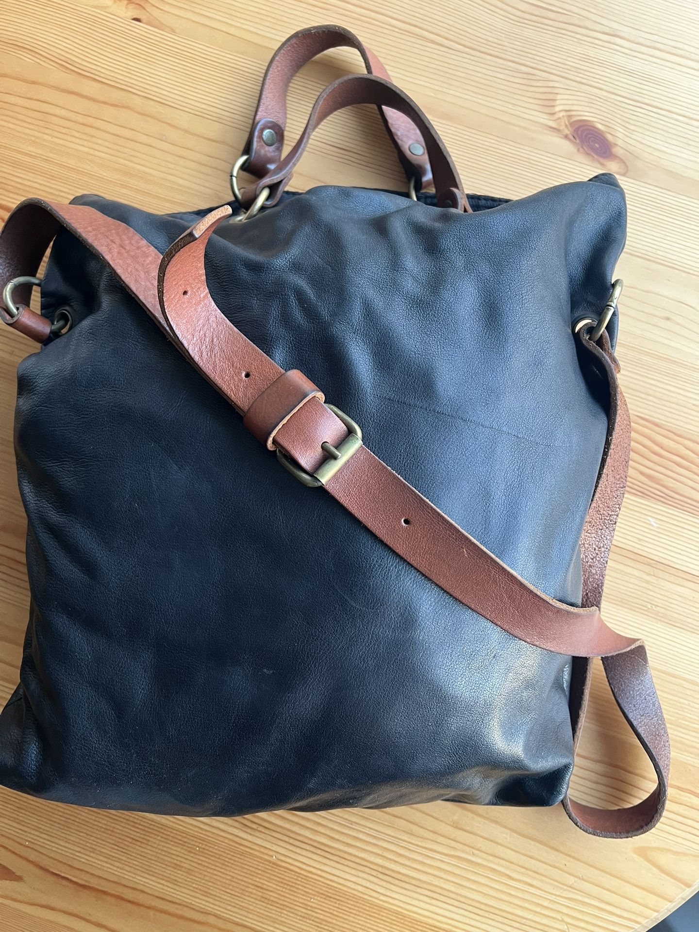 Handmade Italian Leather Tote Bag 🇮🇹🇮🇹- Moving Out Sale ✈️✈️