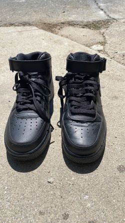 Nike Air Force 1 Mid '07 Triple Black.          Size 7.5