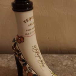 Teky Lady's high-heel ceramic decanter 