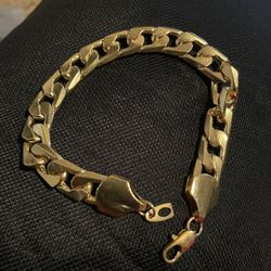 Gold cuban link bracelet 
