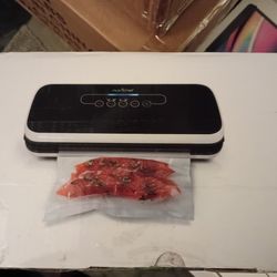 NutriChef Automatic Vacuum Air Sealing System for Food Preservation.