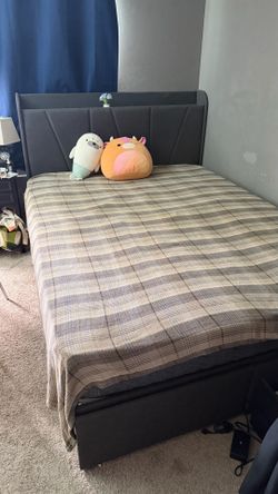 King Size Bed + Bed Frame with Charging Station – Excellent Condition