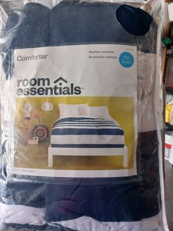 Room Essentials Comforter Full/Queen size 