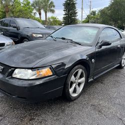 2004 Ford Mustang 