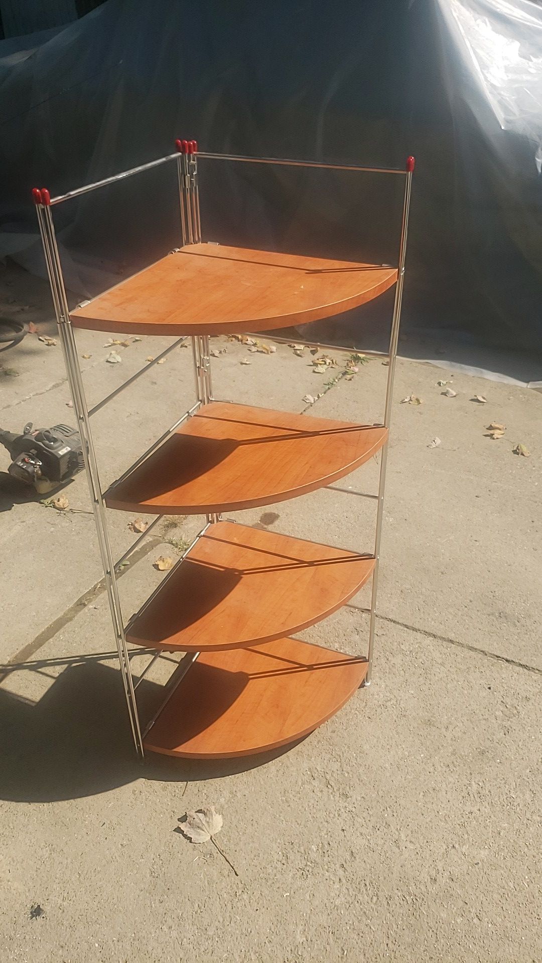 Heavy duty corner shelf