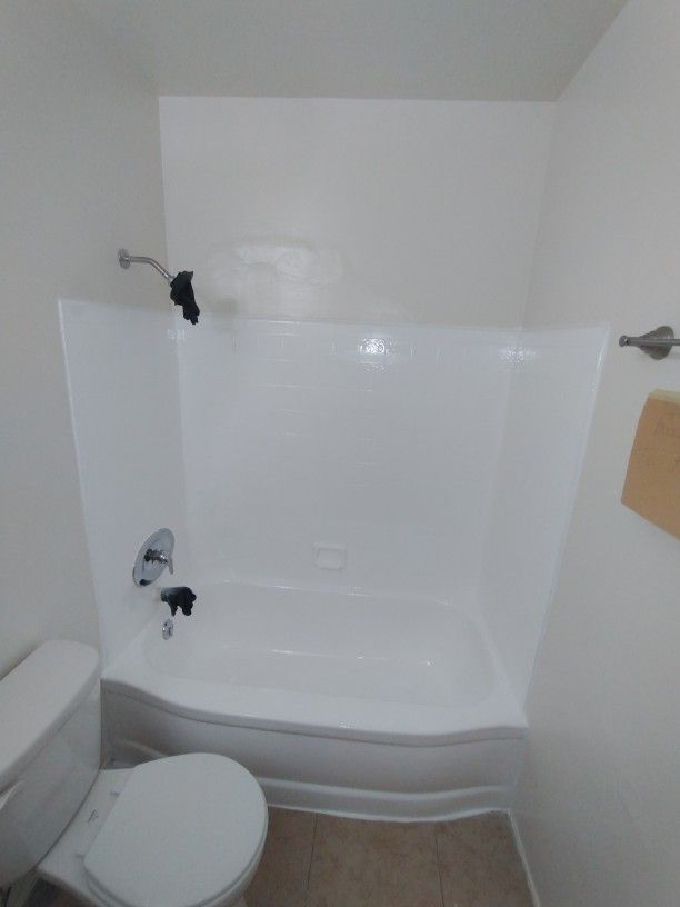 bathtub reglazing and kitchen counter reglazing