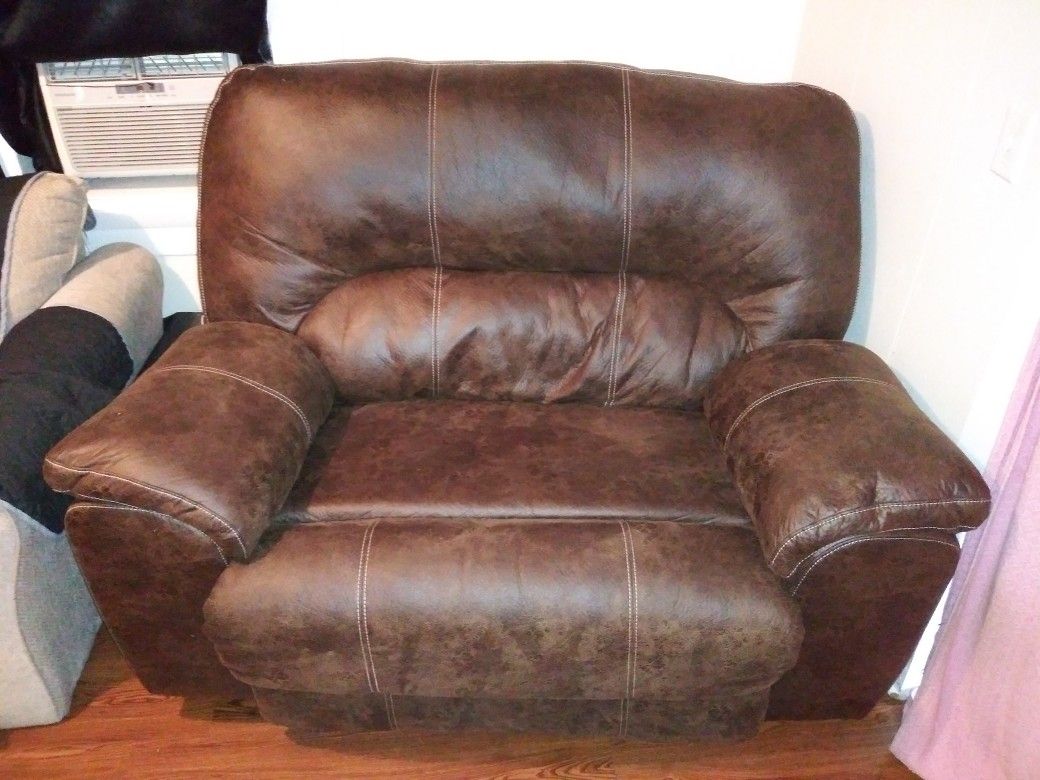 Stratolounger Stallion Brown Snuggle Up Recliner