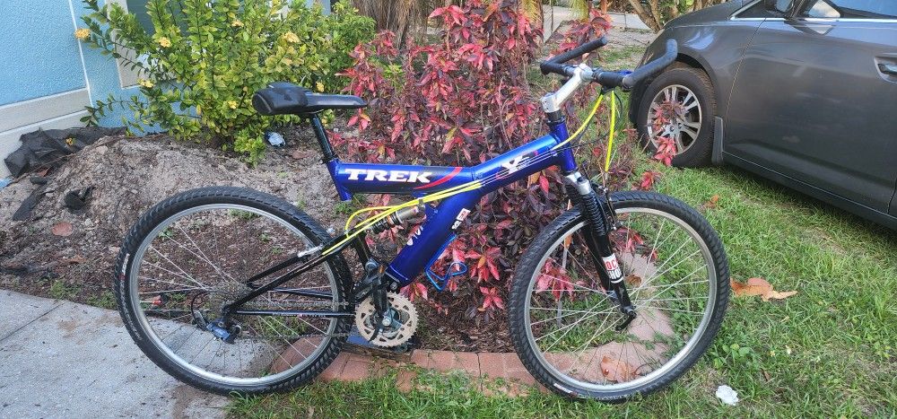 Vintage Trek Y3 Dual Suspension Mountain Bike