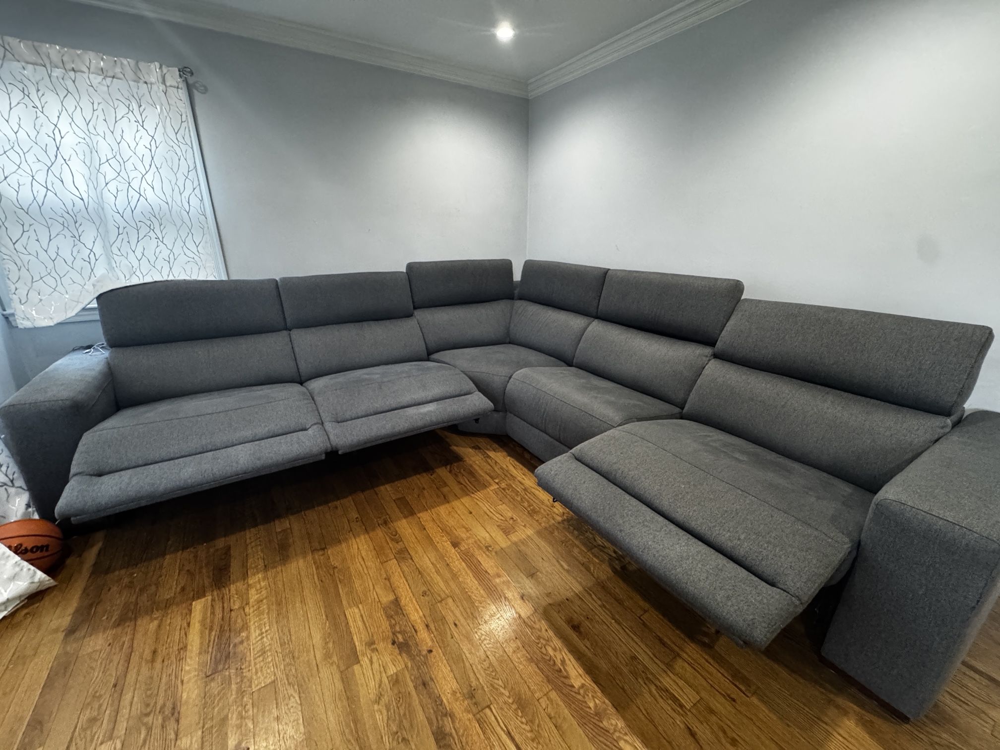 5 Pc Fabric Power Headrest Sectional Sofa With 3 Motion Chairs