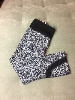 LULULEMON SPEED UP CROP LUXTREME SIZE 6