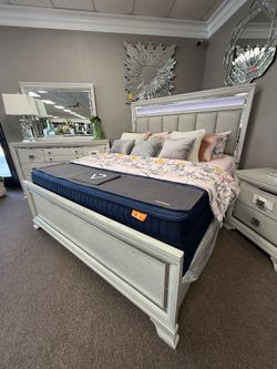 4 PC KING BEDROOM SET