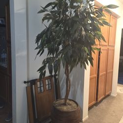 6 Ft Faux Tree 