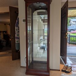 Vintage Howard Miller Adjustable Shelf Tall Lighted Curio Display Cabinet