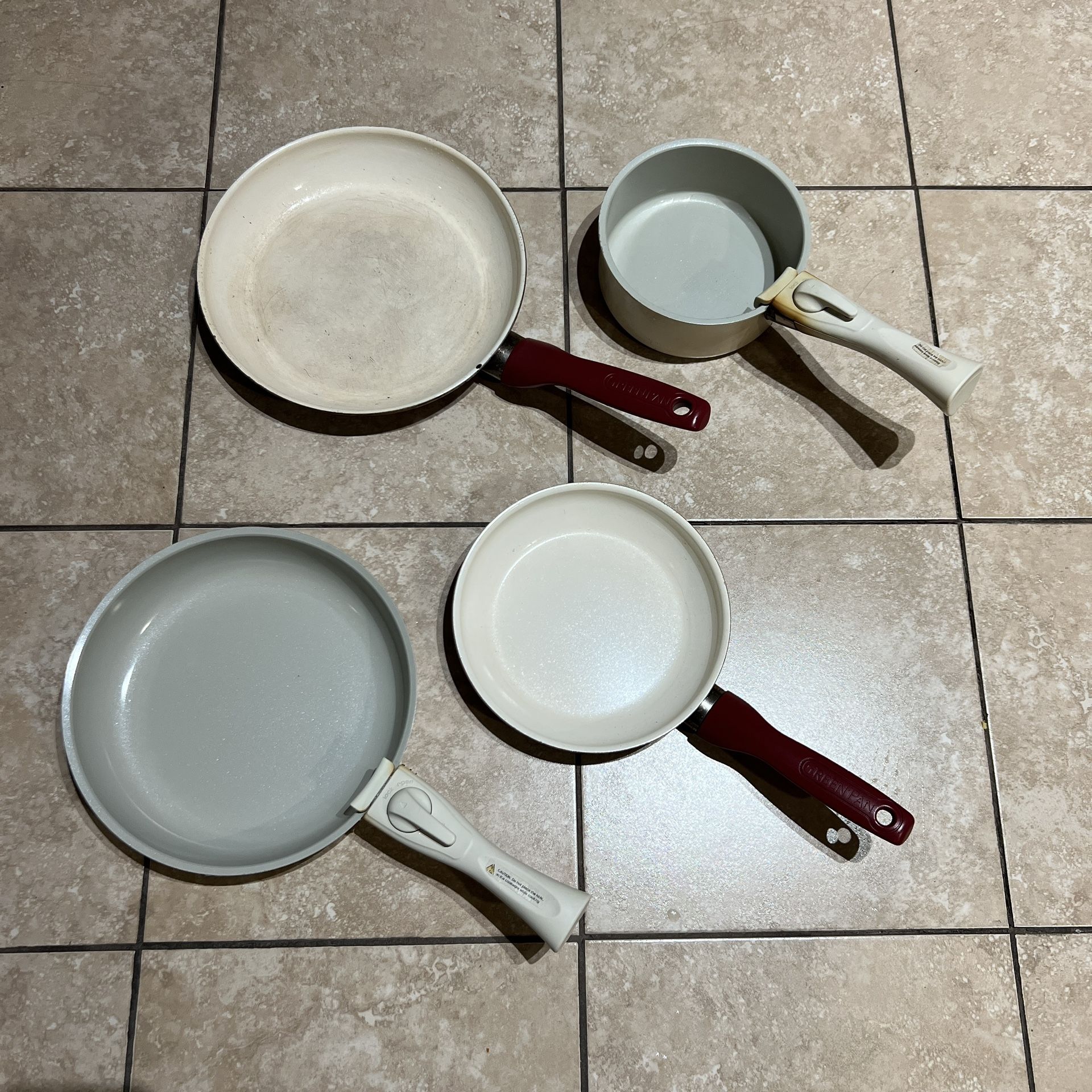 4 Ceramic Pans