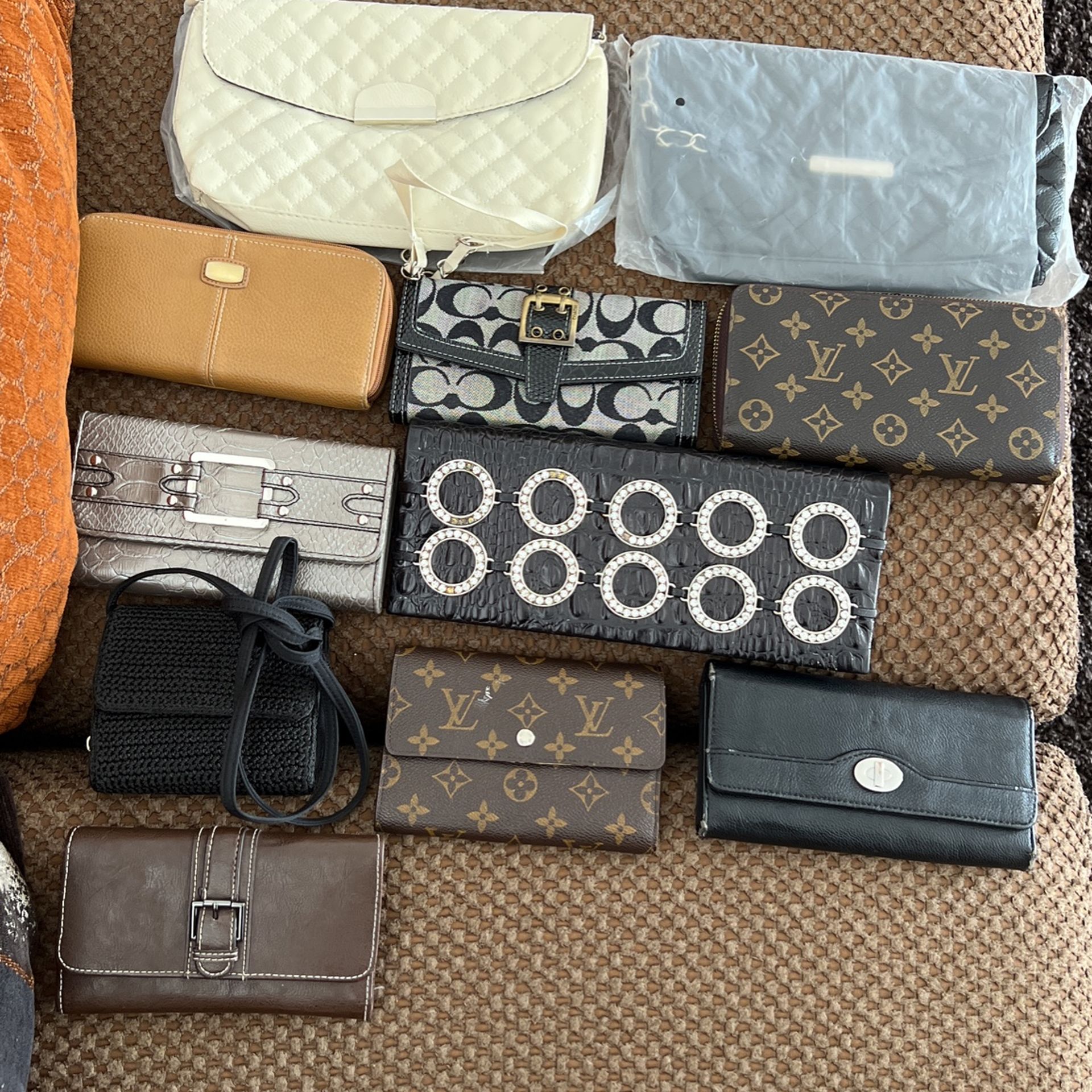 Wallets/wristlets/purses