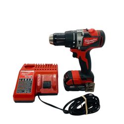 Milwaukee M18 1/2" Hammer Drill/Driver Model: 2902-20 +Battery/Charger