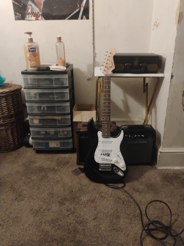 Squier Mini Stratocaster Black And White Standard