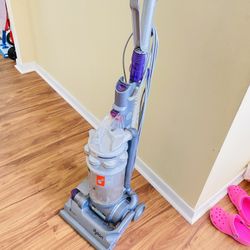 Dyson Max Vacuum Cleaner