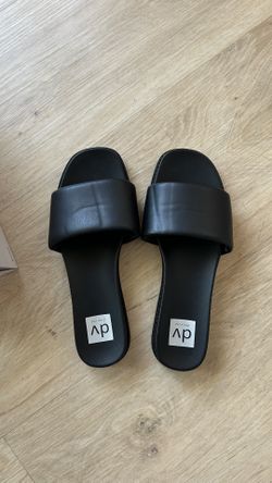 Brand New Dolce Vita Slides Size 9