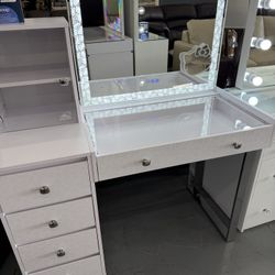 Vanities // Espejos// Tocadores // Disponibles// In Stock 